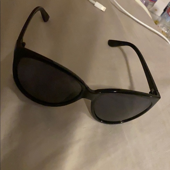 Black Sunglasses - Picture 3 of 4